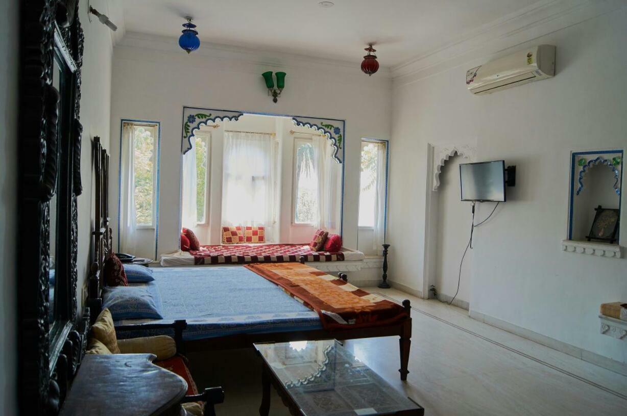 Hotel Aravali View Palace Удайпур Екстериор снимка